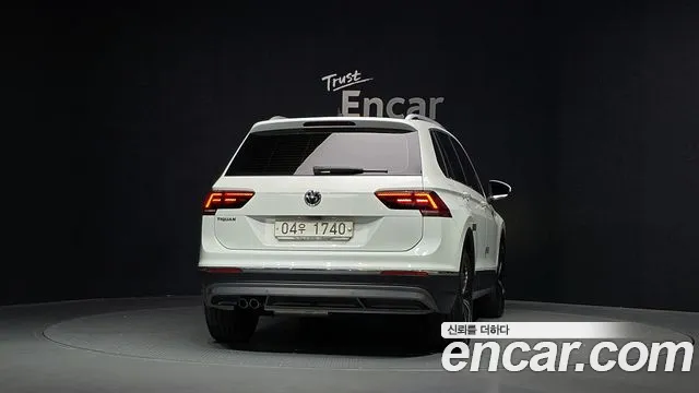 Volkswagen Tiguan 2018 thumb 4