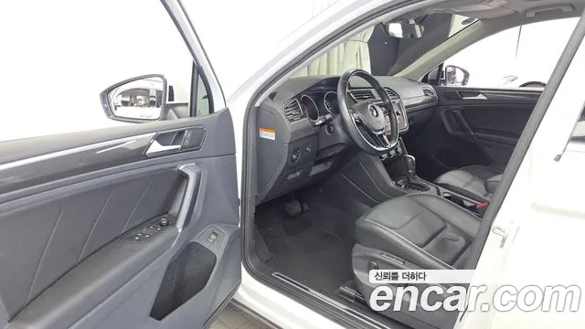 Volkswagen Tiguan 2018 thumb 10