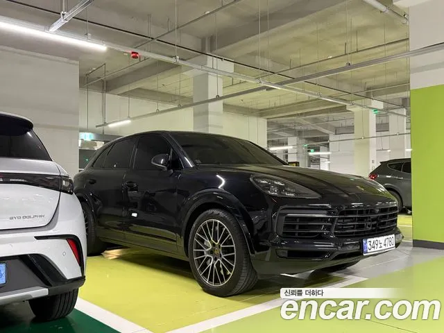Porsche Cayenne 2021 thumb 4