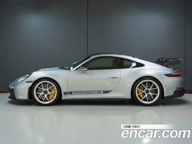Porsche 911 2022 thumb 2
