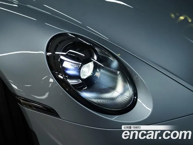 Porsche 911 2022 thumb 6
