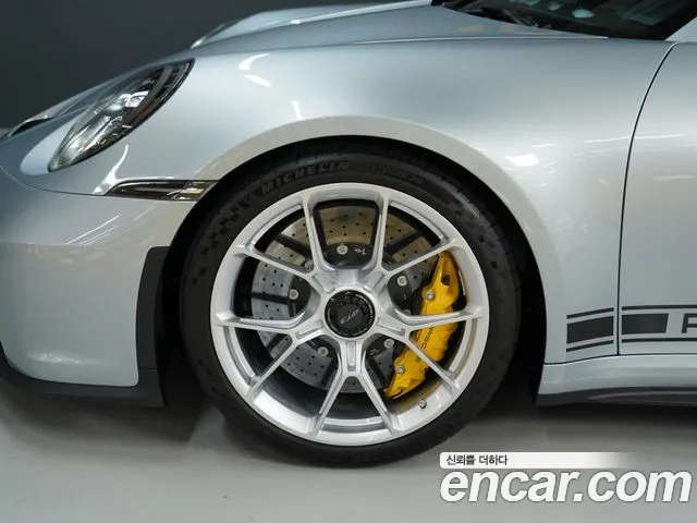 Porsche 911 2022 thumb 7
