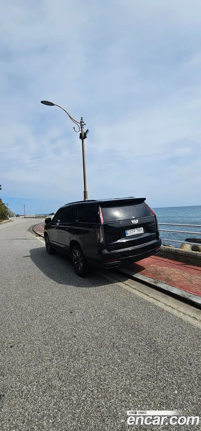 Cadillac Escalade 2022 thumb 2