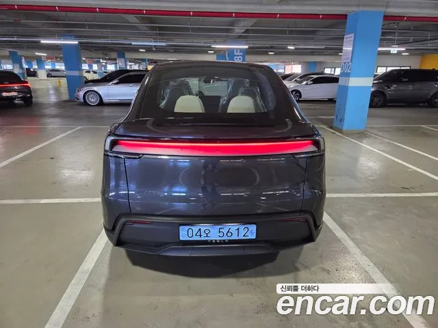 Tesla Model Y 2026 thumb 3