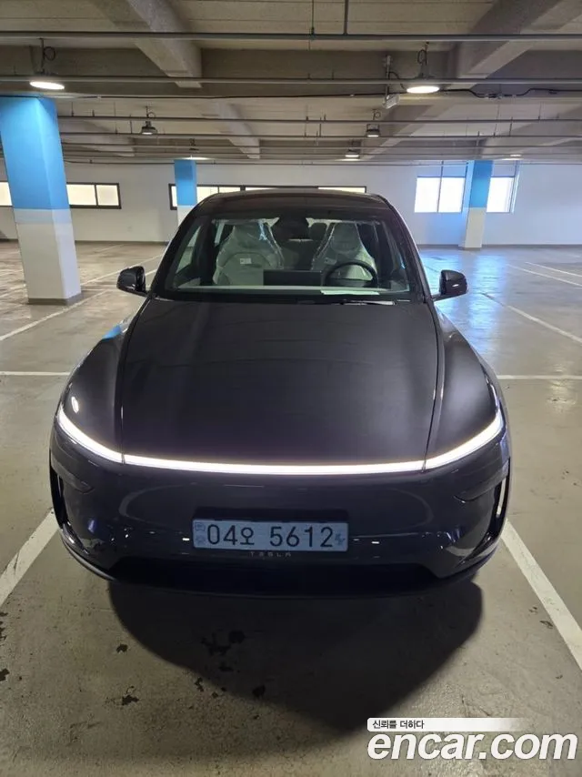 Tesla Model Y 2026 thumb 12