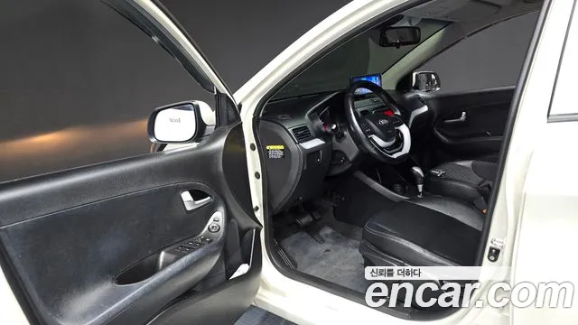 Kia Morning 2013 thumb 10