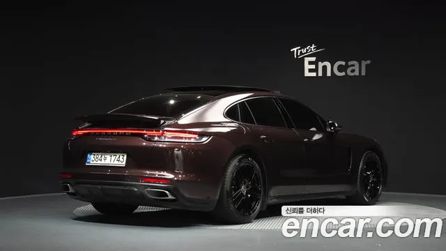 Porsche Panamera 2021 thumb 2