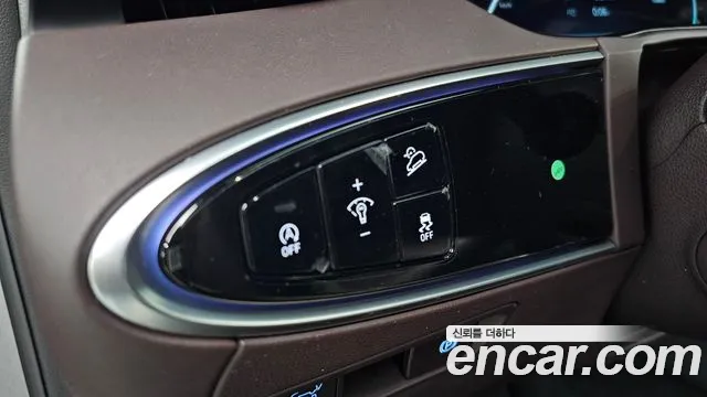 Genesis GV70 2021 thumb 12