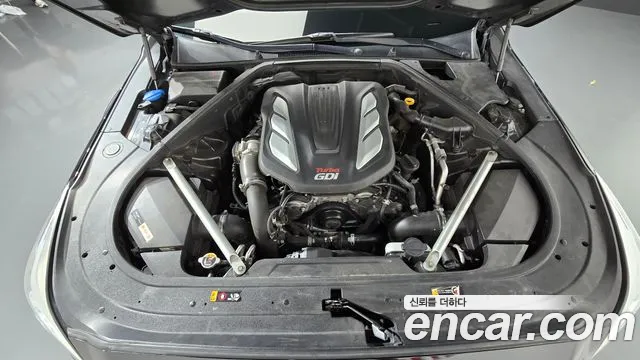Genesis G90 2016 thumb 6