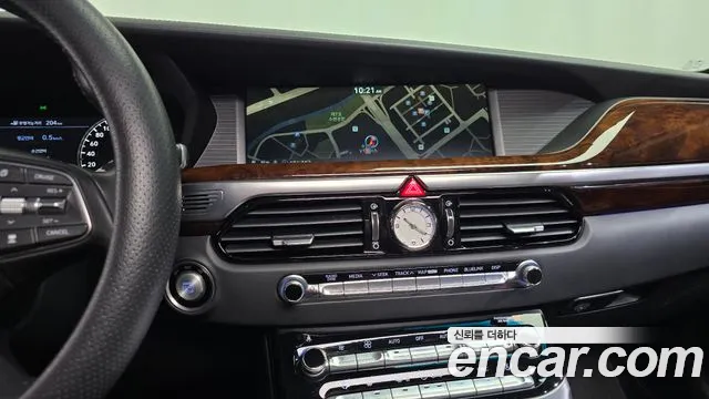 Genesis G90 2016 thumb 12