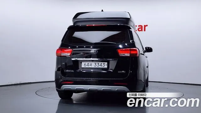 Kia Carnival 2014 thumb 4