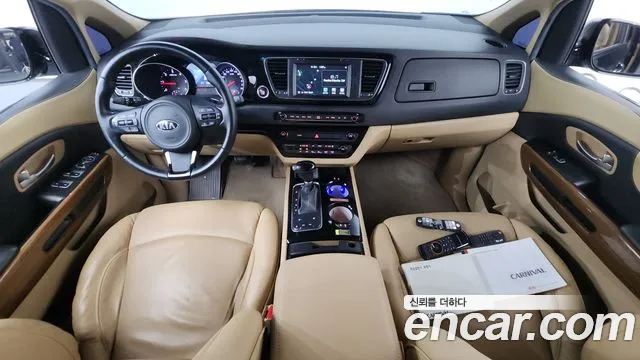 Kia Carnival 2014 thumb 7