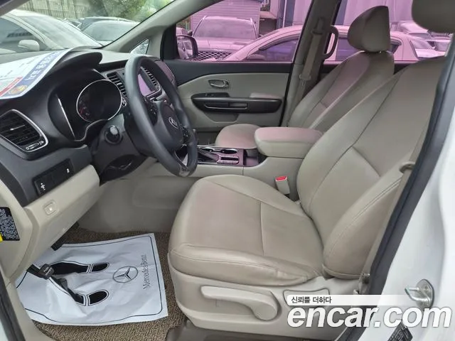 Kia Carnival 2019 thumb 8