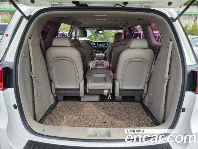 Kia Carnival 2019 thumb 9