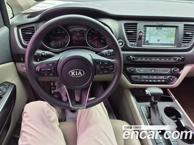 Kia Carnival 2019 thumb 11