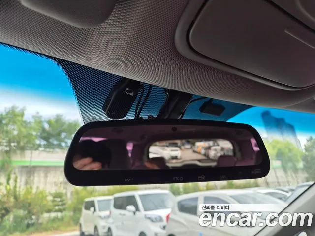 Kia Carnival 2019 thumb 12