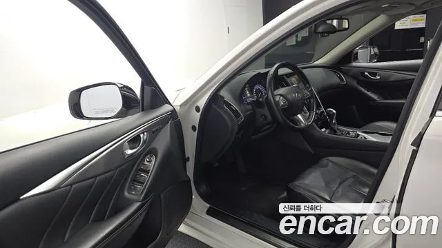 Infiniti Q50 2016 thumb 10