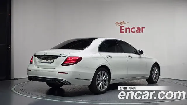 Mercedes-Benz E-Класс 2019 thumb 2