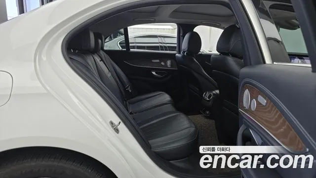 Mercedes-Benz E-Класс 2019 thumb 12