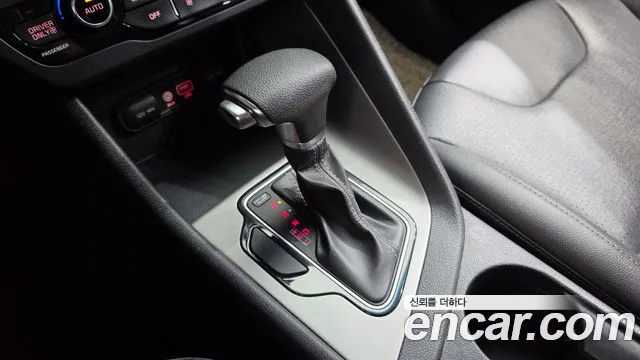 Kia Niro 2016 thumb 9