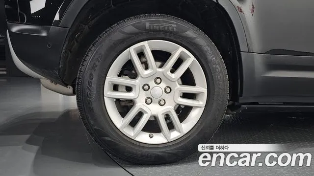 Land Rover Defender 2020 thumb 5