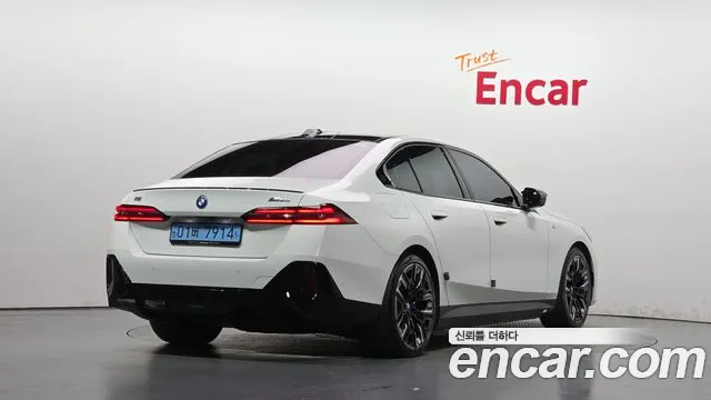 BMW i5 2024 thumb 2