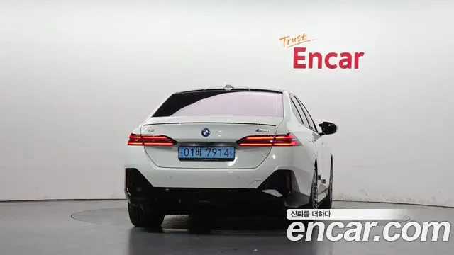 BMW i5 2024 thumb 4