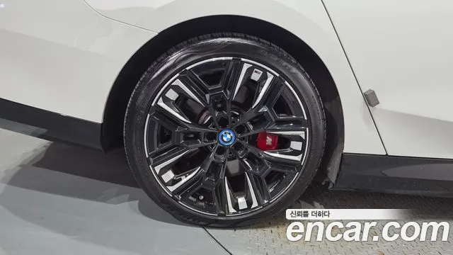 BMW i5 2024 thumb 5