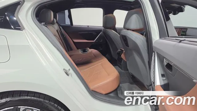 BMW i5 2024 thumb 11