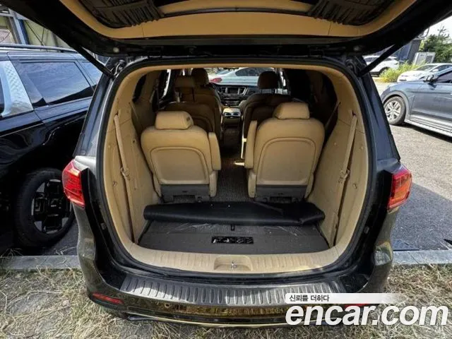 Kia Carnival 2019 thumb 5