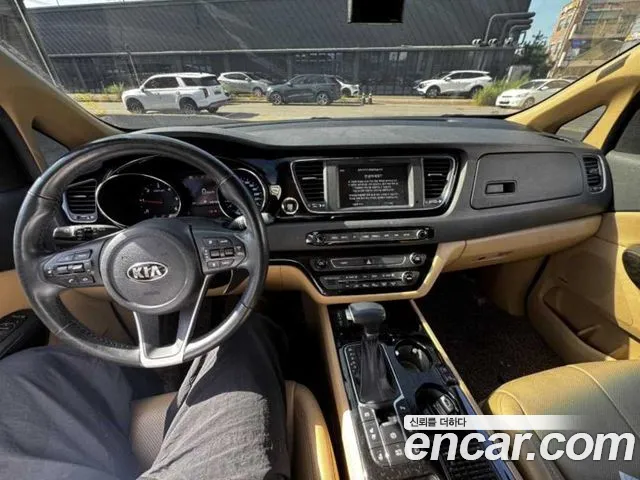 Kia Carnival 2019 thumb 9
