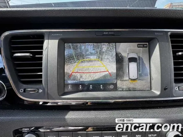 Kia Carnival 2019 thumb 10