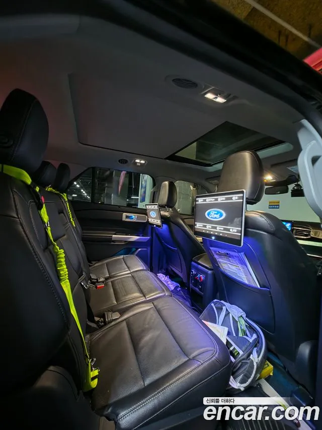 Ford Explorer 2020 thumb 8