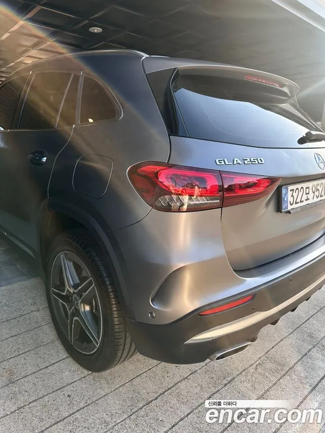 Mercedes-Benz GLA 2020 thumb 2