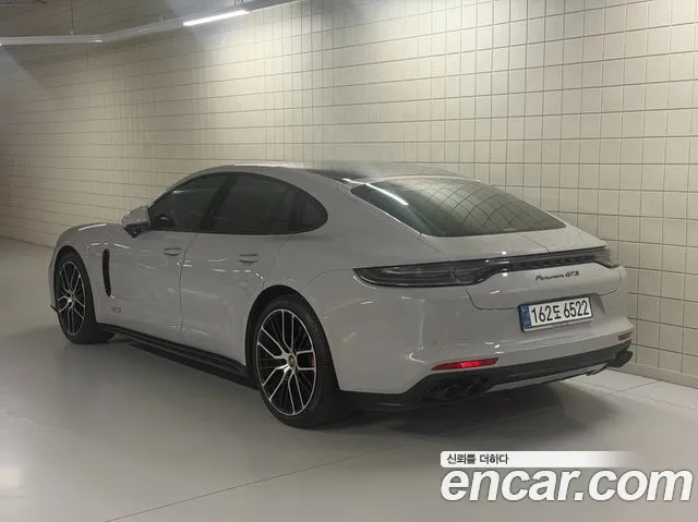 Porsche Panamera 2022 thumb 4