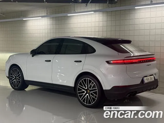 Porsche Cayenne 2024 thumb 3