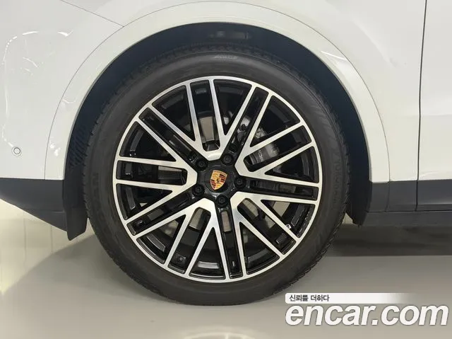Porsche Cayenne 2024 thumb 5