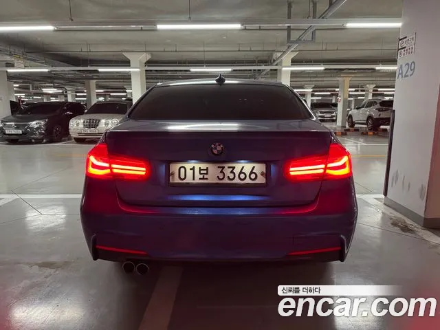 BMW 3-Series 2017 thumb 4