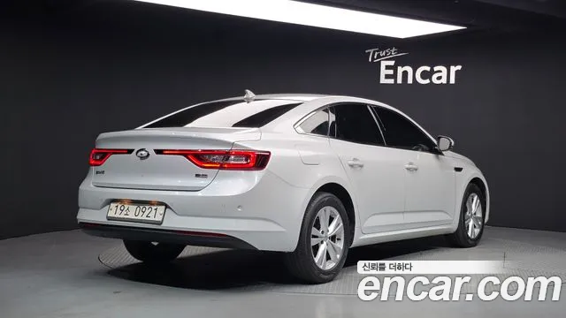 Renault-KoreaSamsung Megane 2016 thumb 2
