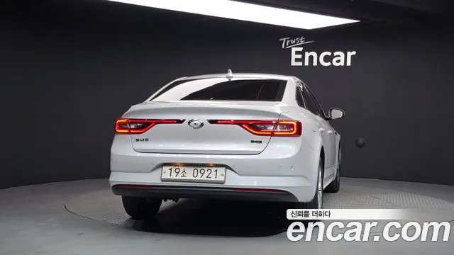 Renault-KoreaSamsung Megane 2016 thumb 4