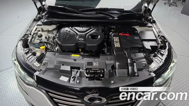 Renault-KoreaSamsung Megane 2016 thumb 6