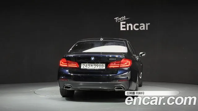 BMW 5-Series 2020 thumb 4