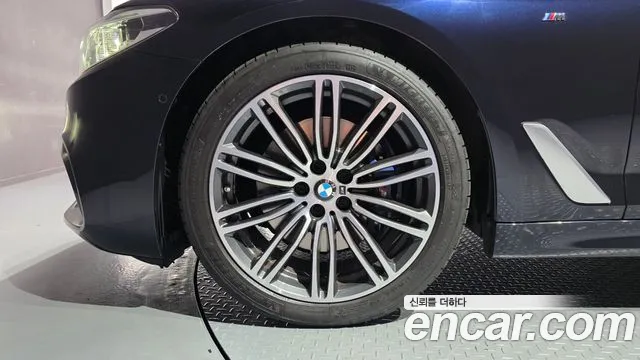 BMW 5-Series 2020 thumb 5