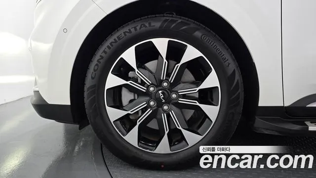 Kia Carnival 2023 thumb 5