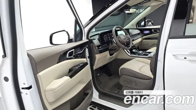 Kia Carnival 2023 thumb 10