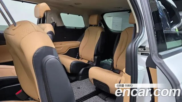 Kia Carnival 2023 thumb 11