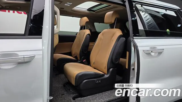 Kia Carnival 2023 thumb 12