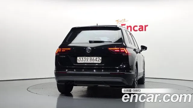 Volkswagen Tiguan 2019 thumb 4