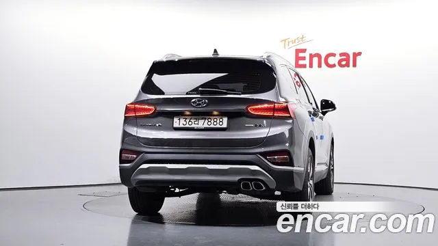 Hyundai Santa Fe 2018 thumb 3