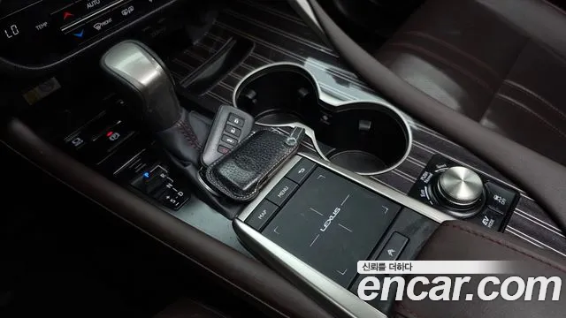 Lexus RX 2022 thumb 9